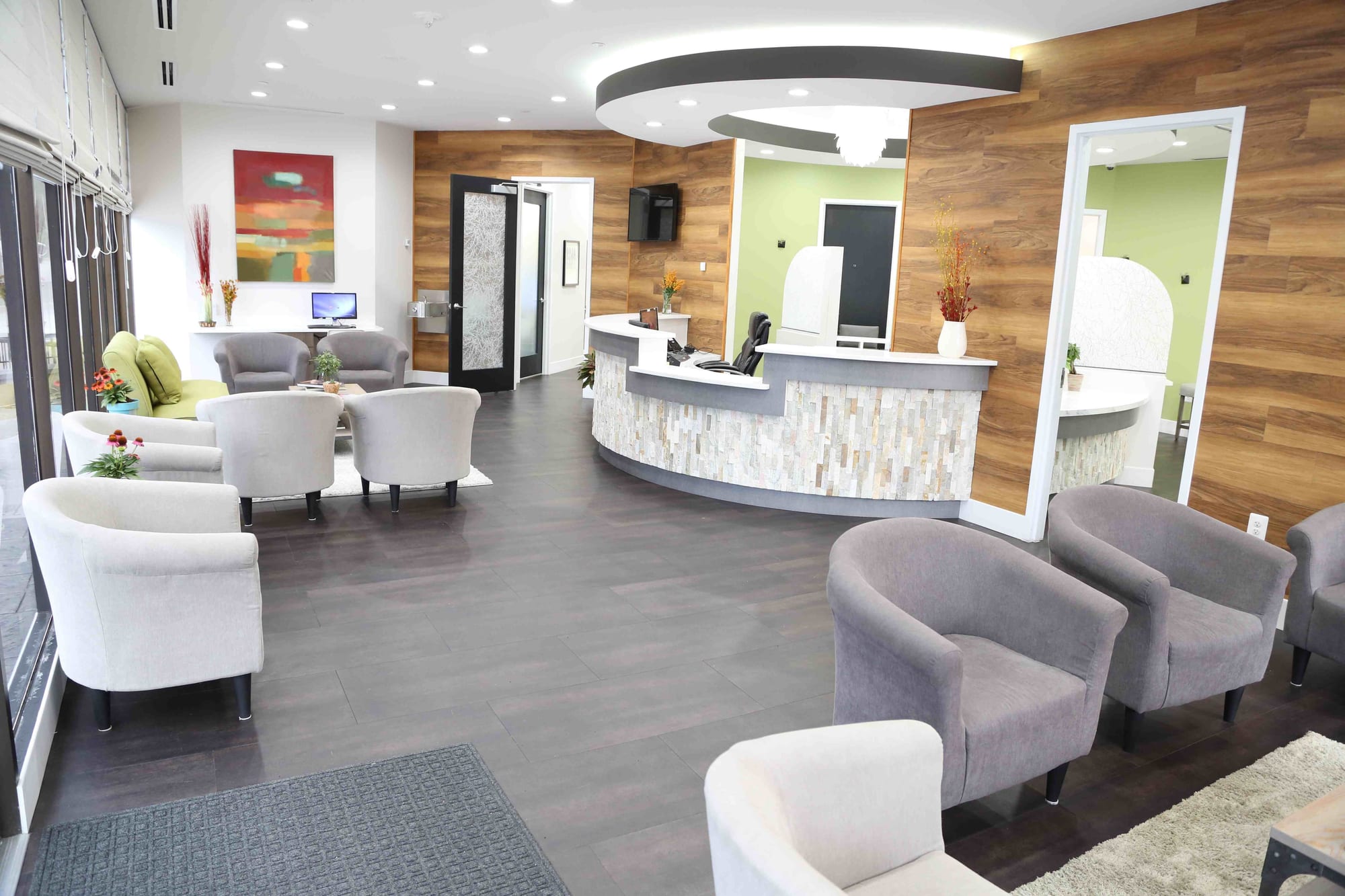 The reception and waiting area at Sarubin Family Dental in Pikesville, Maryland